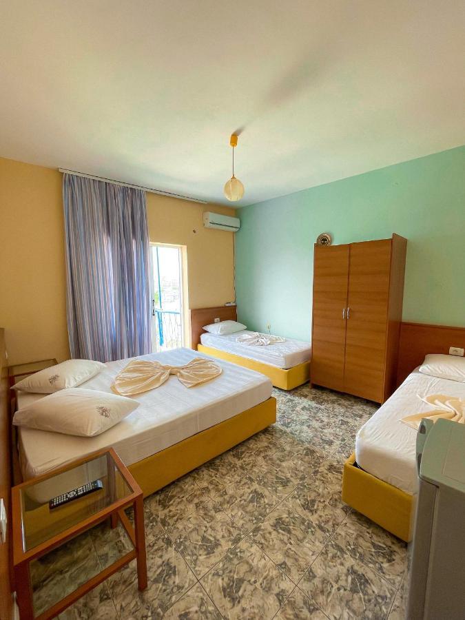 Hostel Andrey Sarandë Eksteriør billede