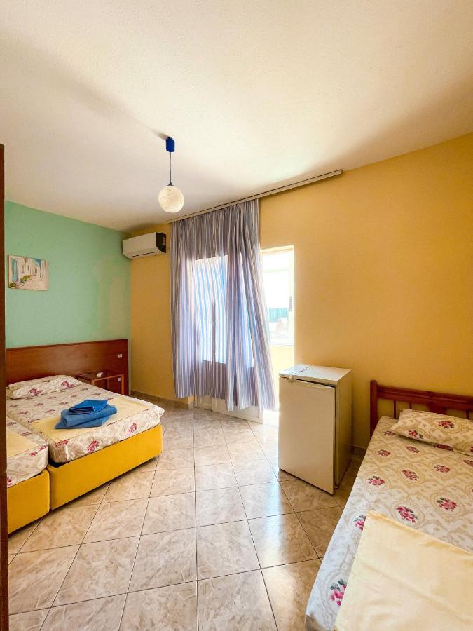 Hostel Andrey Sarandë Eksteriør billede