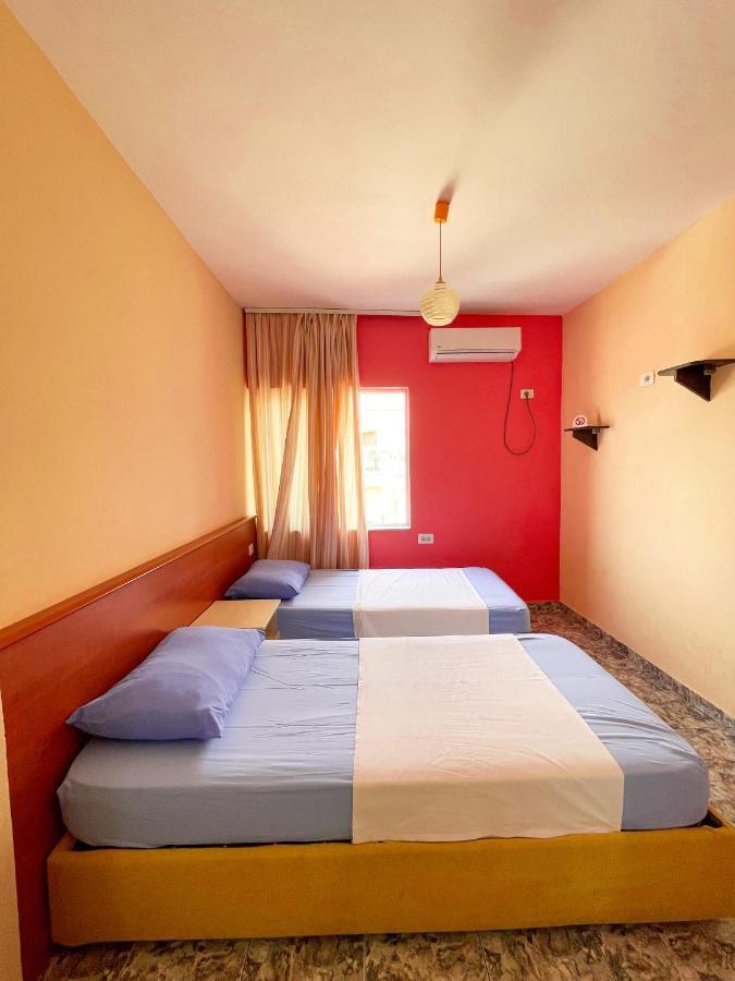 Hostel Andrey Sarandë Eksteriør billede