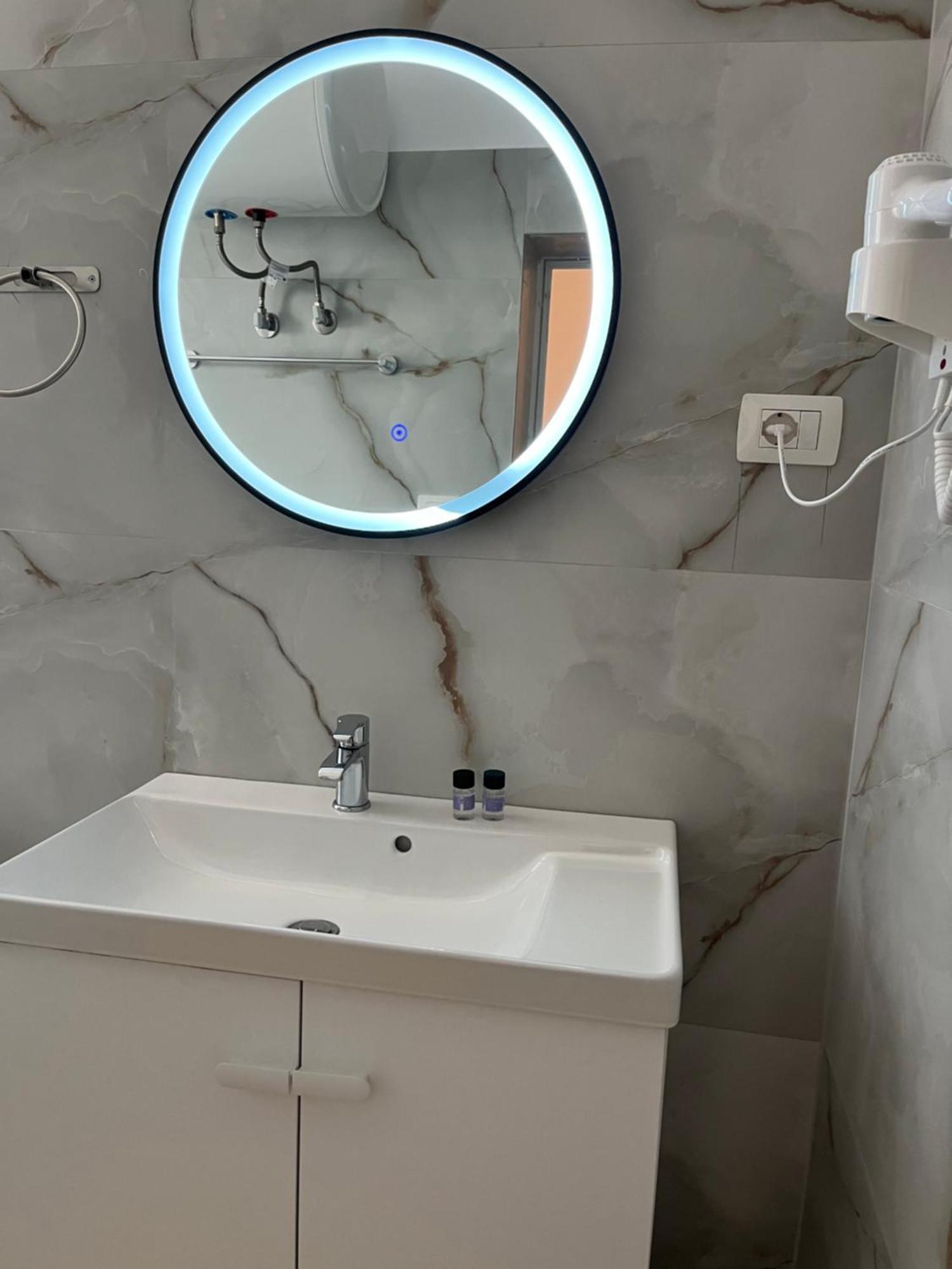 Hostel Andrey Sarandë Eksteriør billede