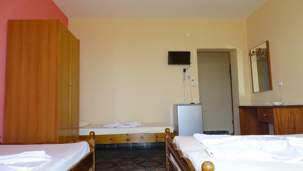 Hostel Andrey Sarandë Eksteriør billede