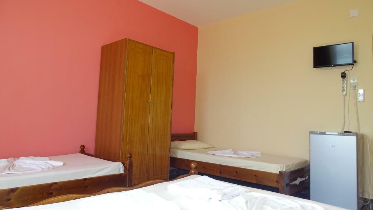 Hostel Andrey Sarandë Eksteriør billede