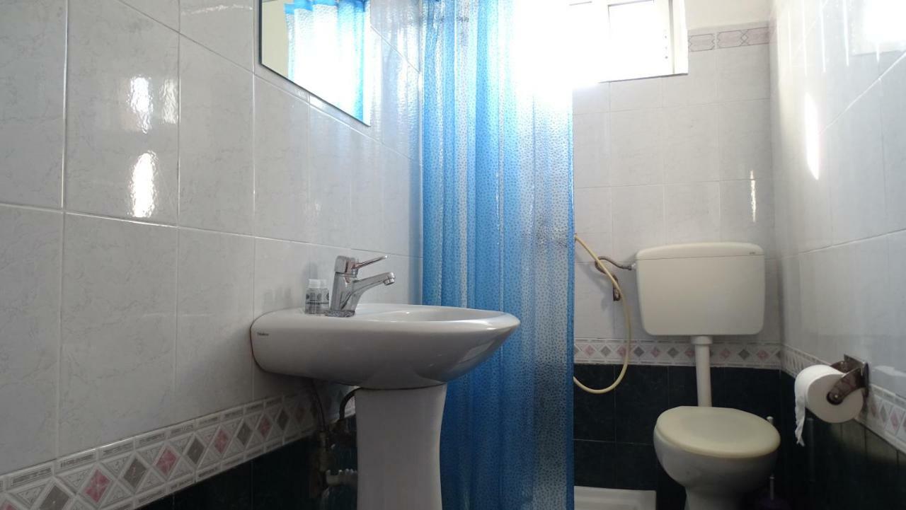 Hostel Andrey Sarandë Eksteriør billede