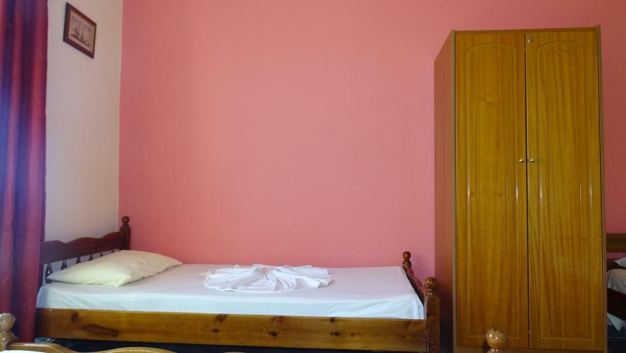 Hostel Andrey Sarandë Eksteriør billede