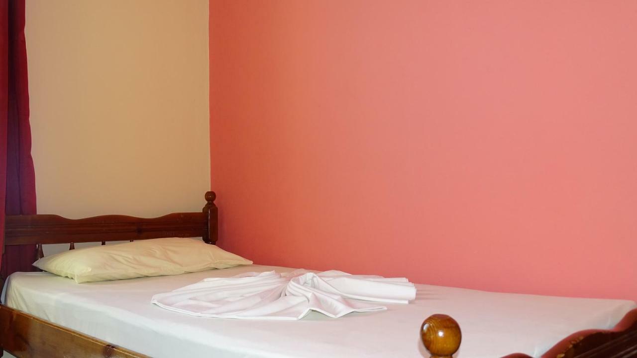 Hostel Andrey Sarandë Eksteriør billede
